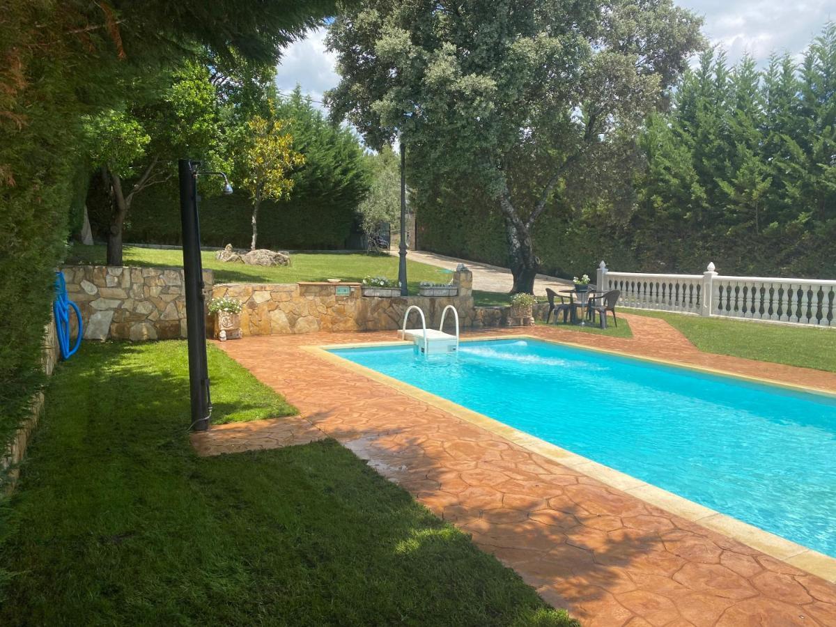 فيلا El Magnolio Santa Cruz de Pinares المظهر الخارجي الصورة